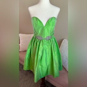 Alexia Admor Green Strapless Mini Dress